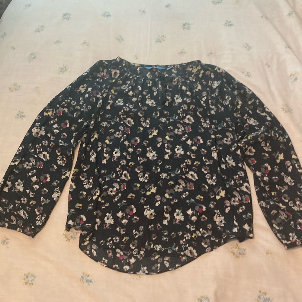 Simply Vera Vera wang blouse